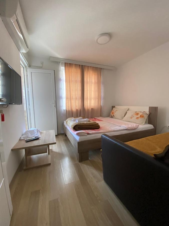 Venecia Plaza Struga Hotel Bagian luar foto