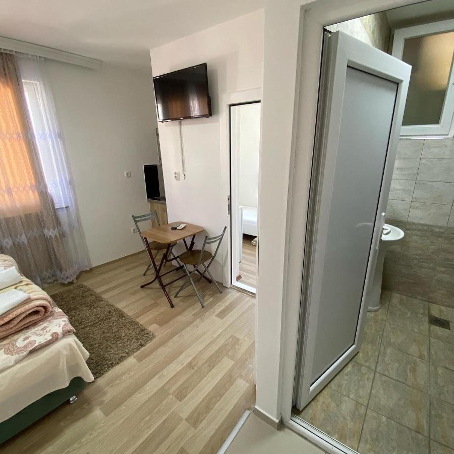 Venecia Plaza Struga Hotel Bagian luar foto