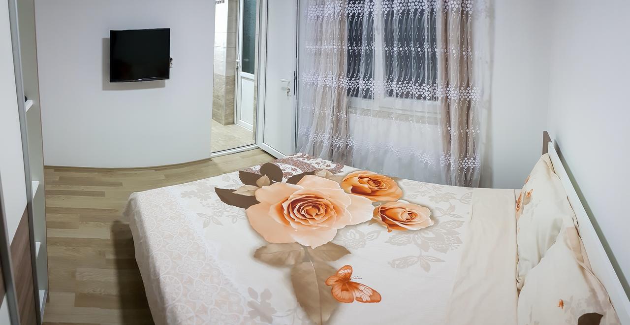 Venecia Plaza Struga Hotel Bagian luar foto